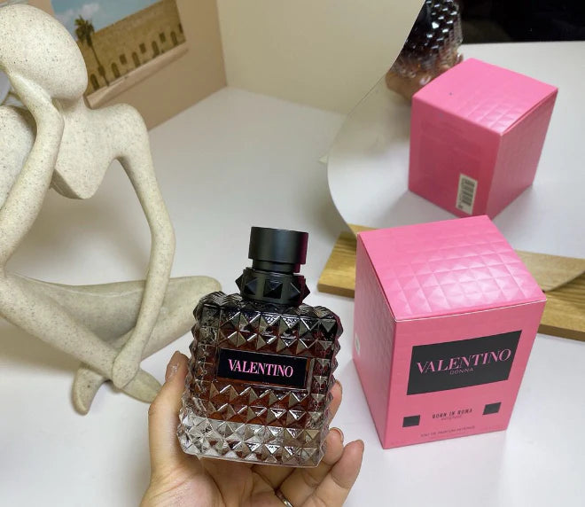 Donna Born in Roma Intense Eau de Parfum